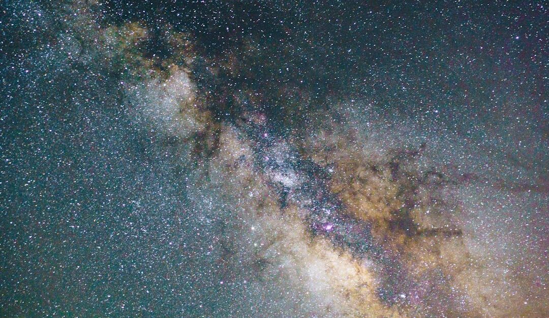 découvrez l'astrologie, l'étude des astres et de leur influence sur la vie et le destin. explorez les signes du zodiaque, les horoscopes et les conseils pour mieux comprendre votre personnalité et votre avenir.