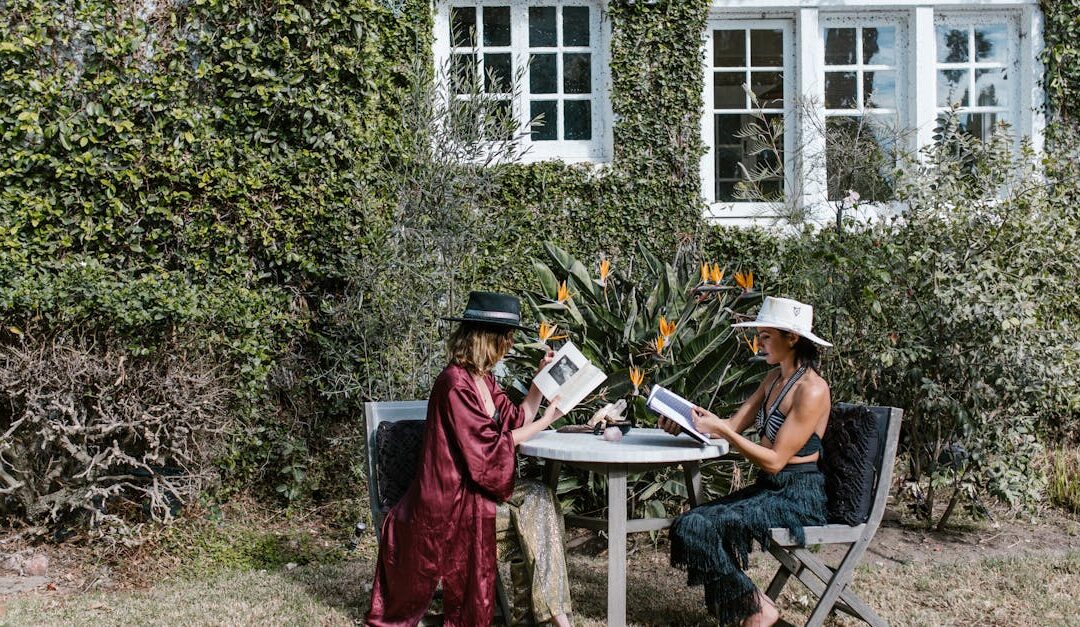 découvrez vos horoscopes quotidiens, hebdomadaires et mensuels pour mieux comprendre votre avenir et guider vos décisions.