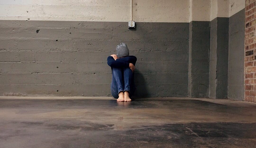 découvrez la tristesse, une émotion profonde qui touche l'âme et reflète les moments de douleur et de mélancolie dans la vie.