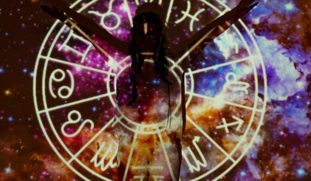 prévisions astrologiques quotidiennes et hebdomadaires pour vous guider grâce aux étoiles.